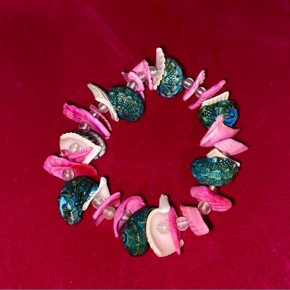 Seashell bracelet from El Salvador, handmade